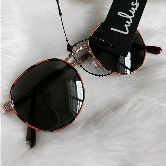 Lulus ready to cruise sunglasses - Picture 3 of 3